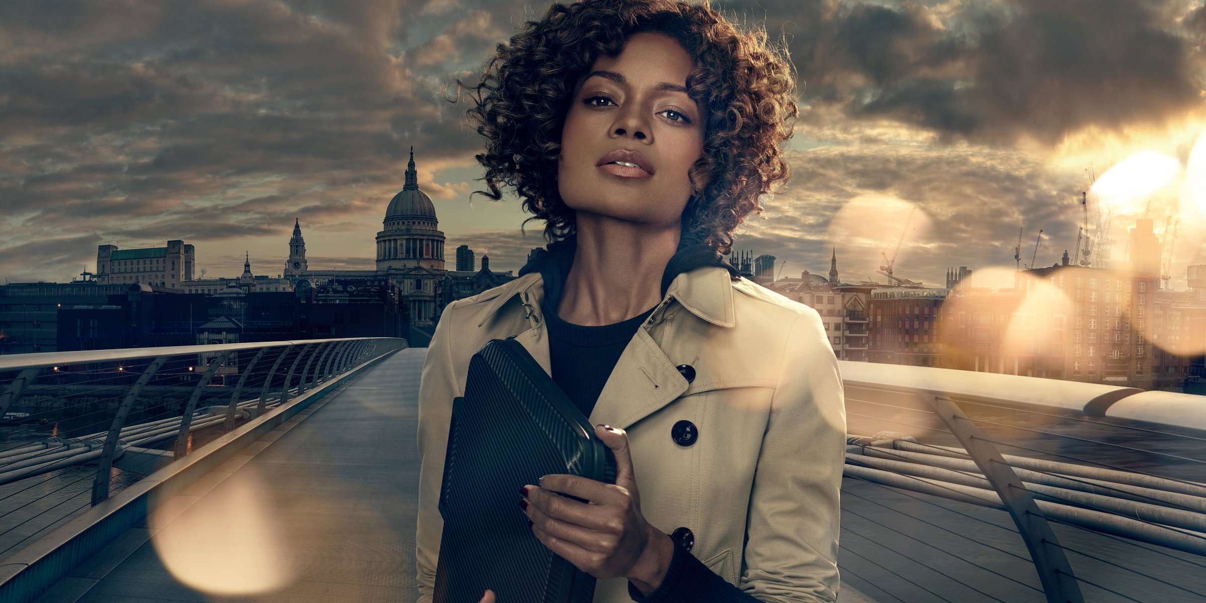 naomi harris rouleau sony xperia z5 007: spectre fantôme