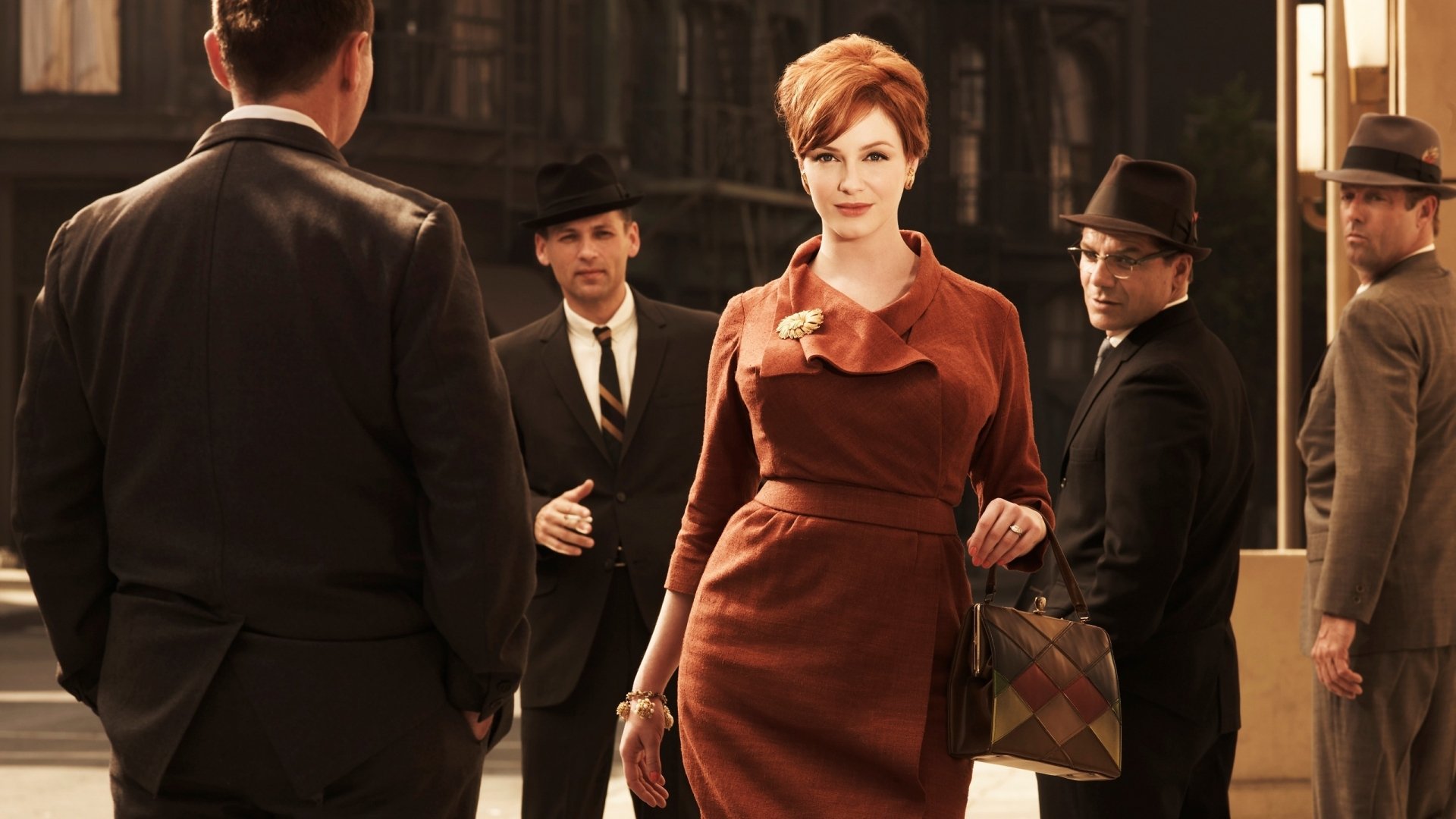 christina hendricks mad men série télévisée mad men joan harris femme rue hommes