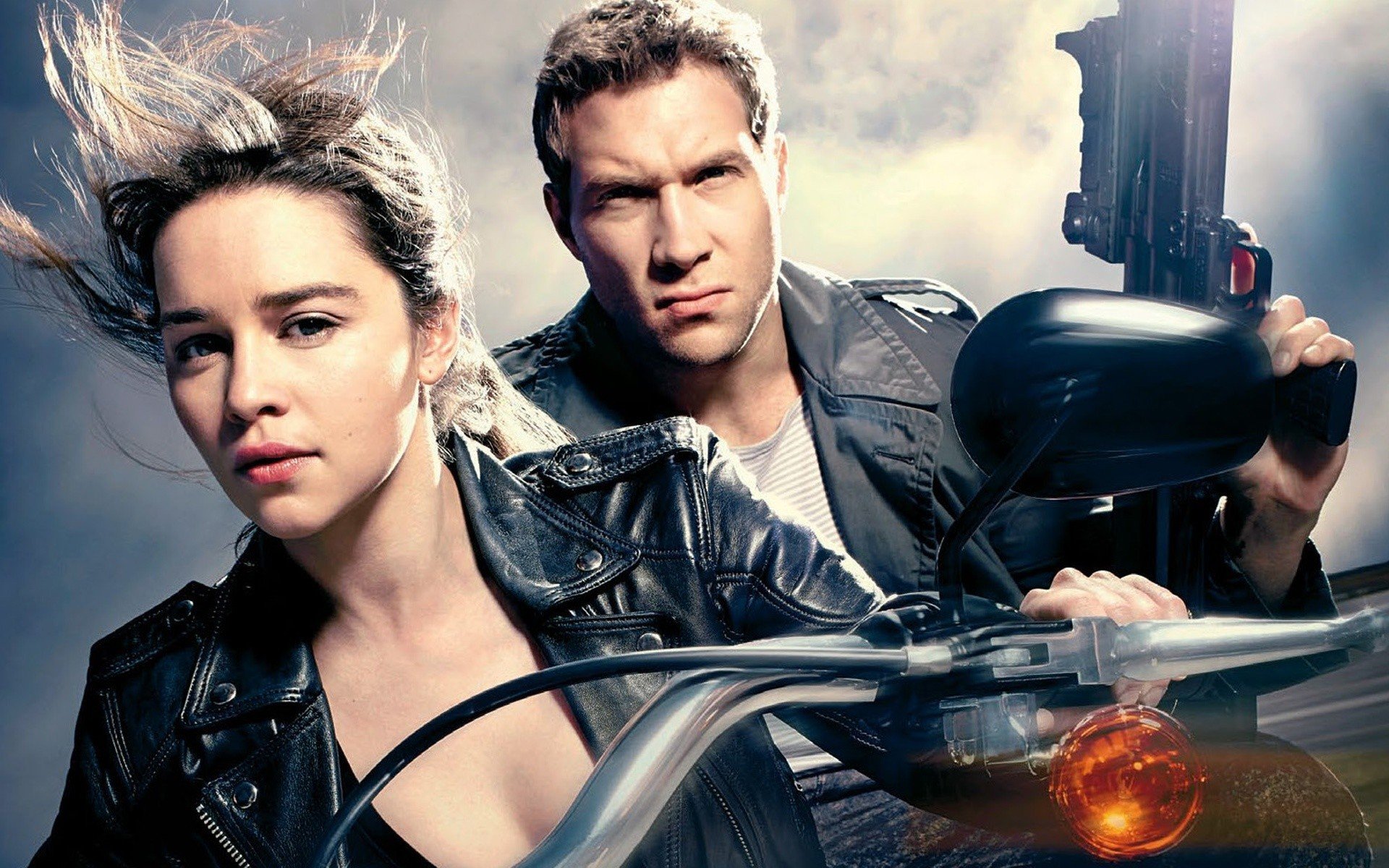 terminator: génesis terminator 5 arma pistola motocicleta desert eagle mujer hombre fuerza chaqueta definición soldados emilia clarke sarah connor jay courtney kyle reese