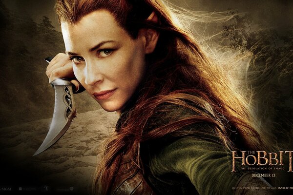 Tauriel du Hobbit avec un couteau en gros plan