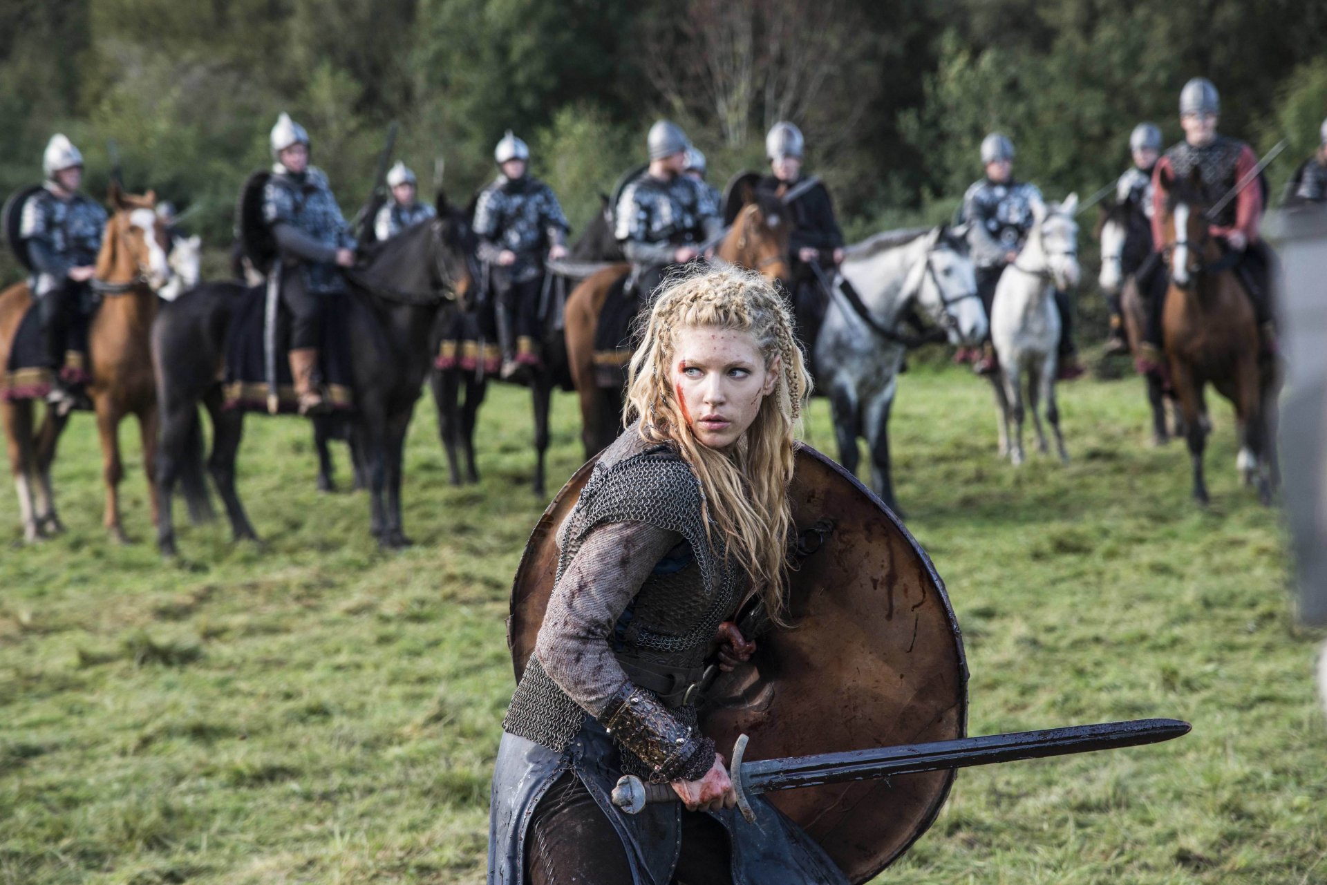 vichinghi serie tv storico dramma catherine winnick lagertha spada scudo battaglia