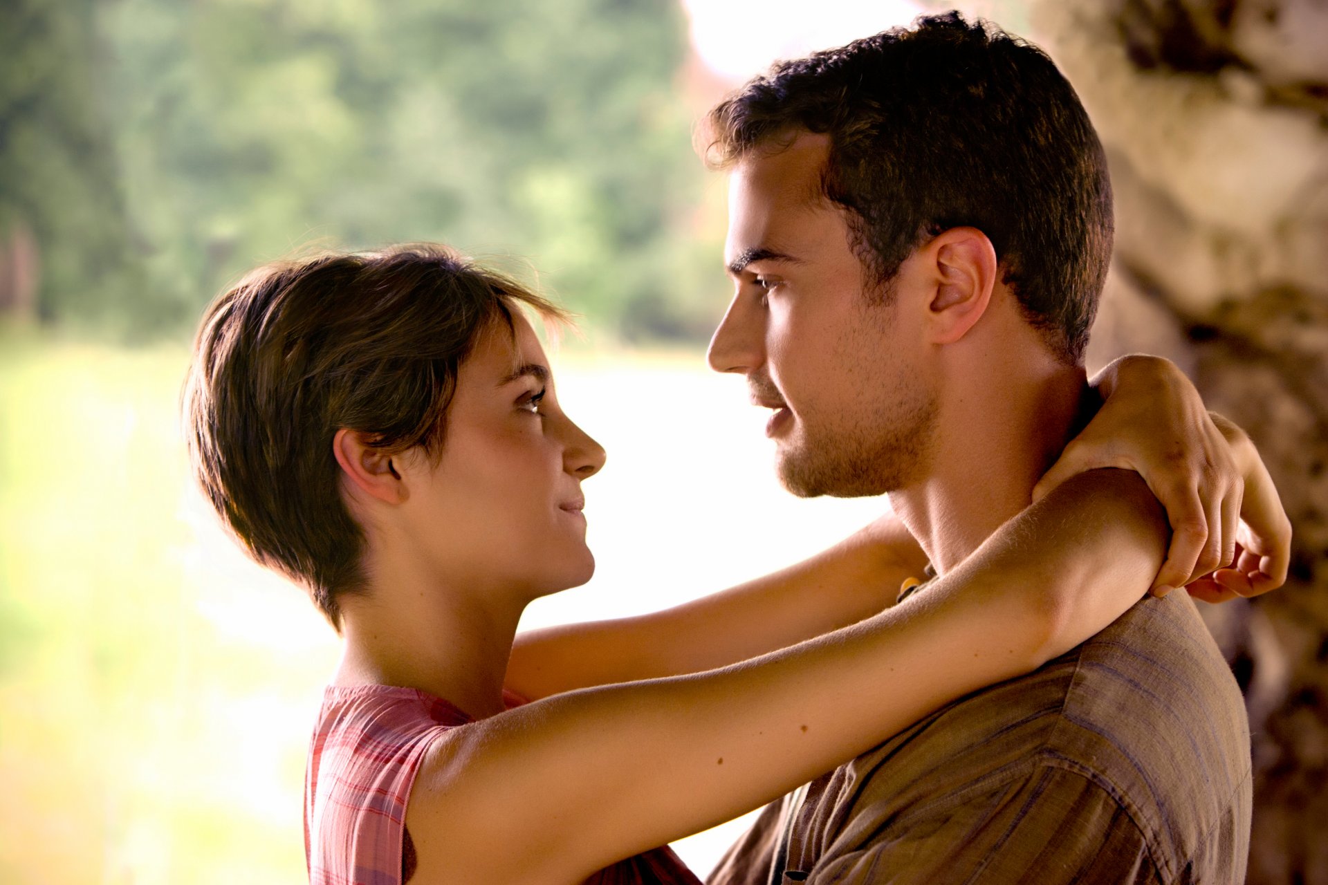 akcja rozbieżny rozdział 2: insurgent woodley theo james