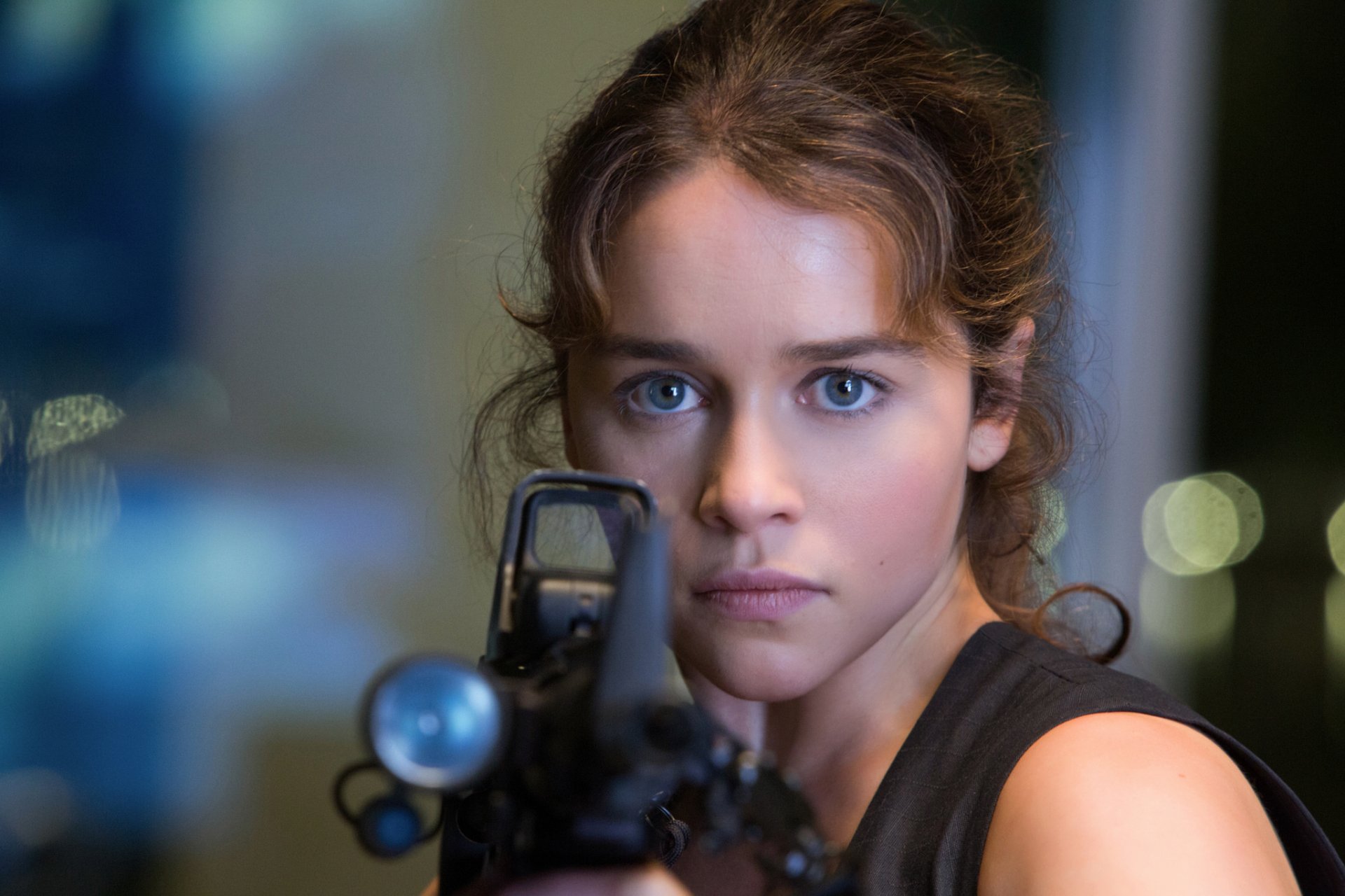 terminator: genesis emilia clarke sarah connor spojrzenie