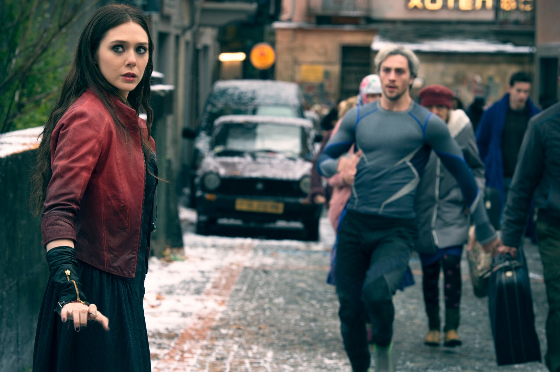 avengers: age of ultron avengers scarlet witch elizabeth olsen mercury pietro maximoff aaron taylor-johnson