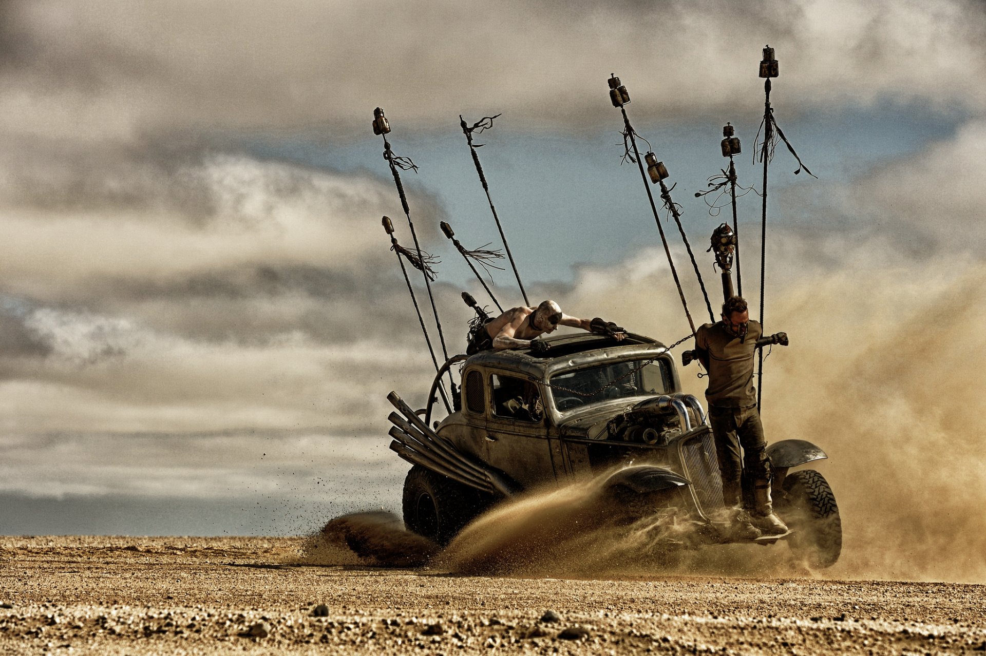 mad max camino de la rabia camino de la rabia post-apocalíptico dieselpunk caos locura desierto máquina cautivo