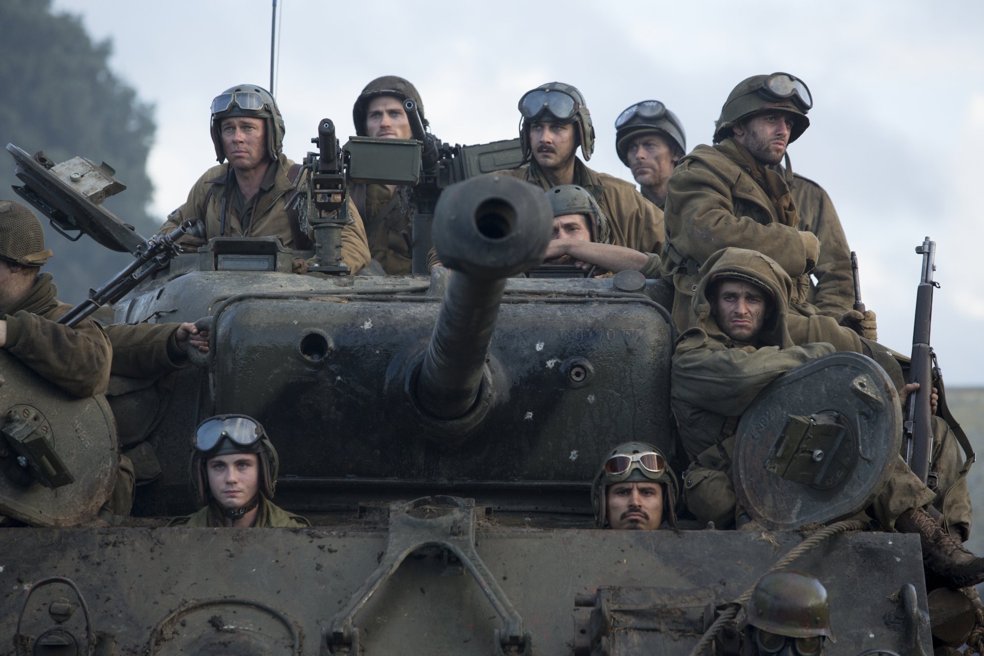 fury rage brad pitt tank m4 sherman men