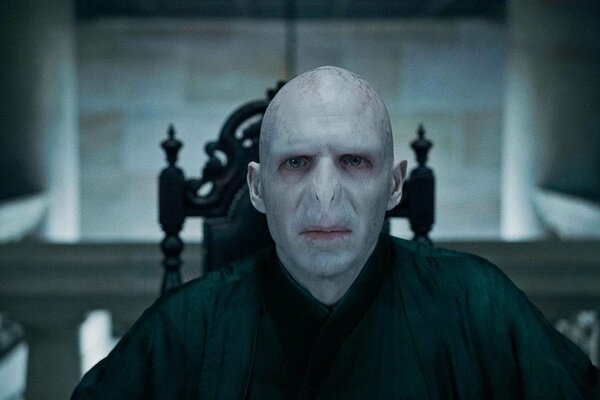 Le méchant volant de mort avec un regard terrifiant