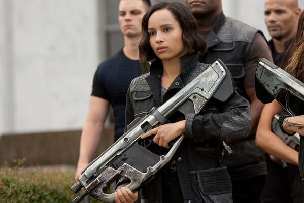 Zoe kravitz im actionfilm divergent