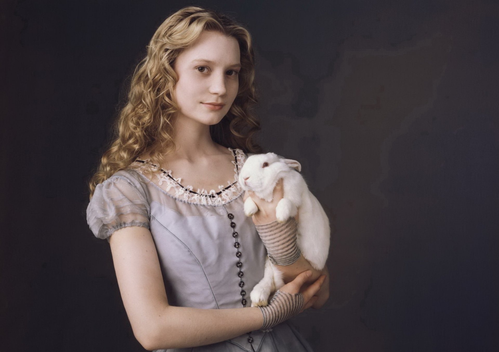 alice lapin mia wasikowska robe cheveux