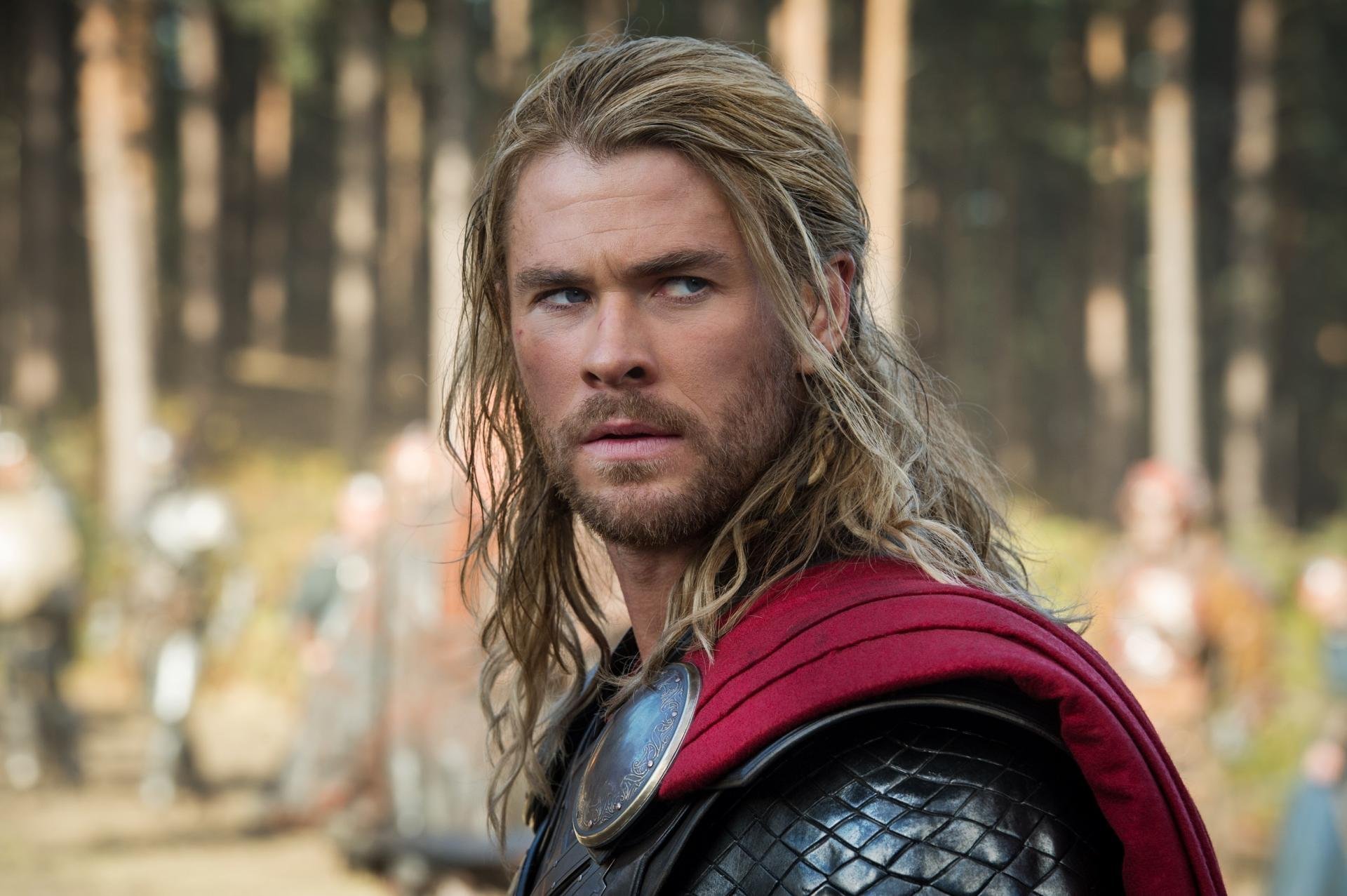 thor: the dark world par chris hemsworth.chris hemsworth thor armure