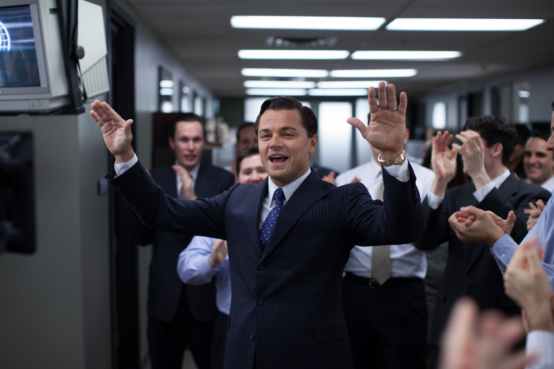 el lobo de wall street leonardo dicaprio leo dicaprio traje oficina