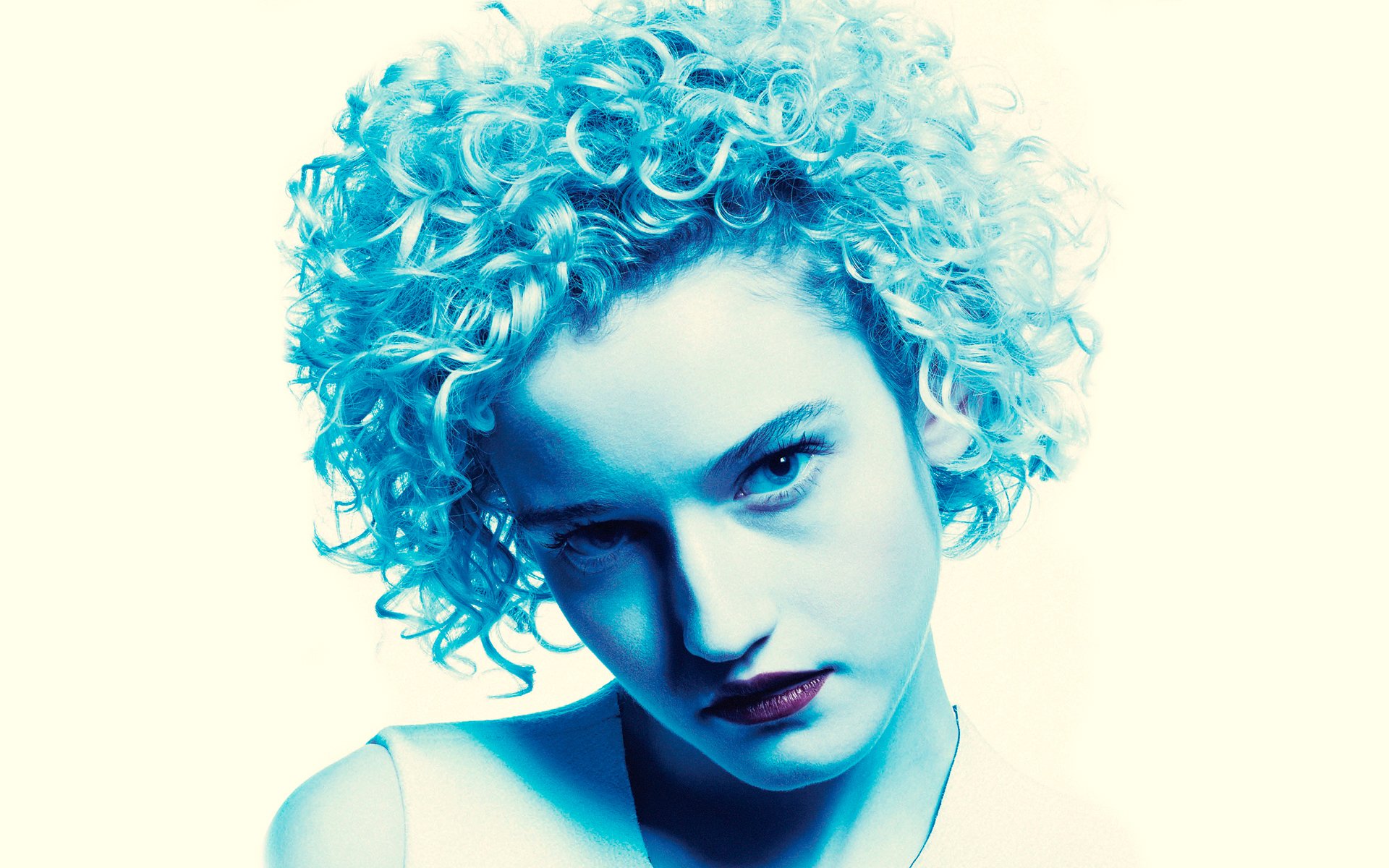 julia garner marcy la ciudad del pecado: a dame matar por neo-noir