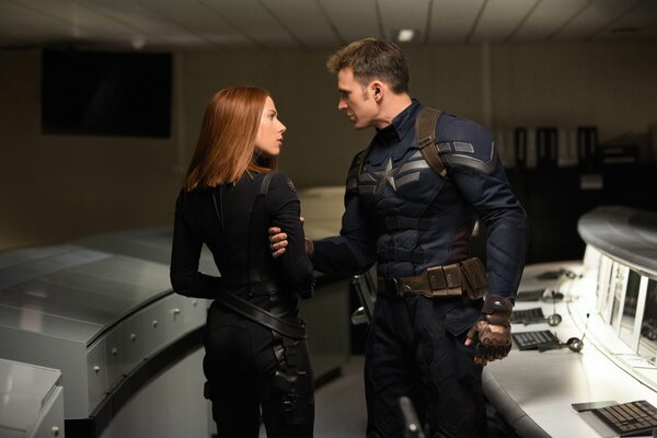 Wybitni Avengers Kapitan Ameryka i Natasha Romanow