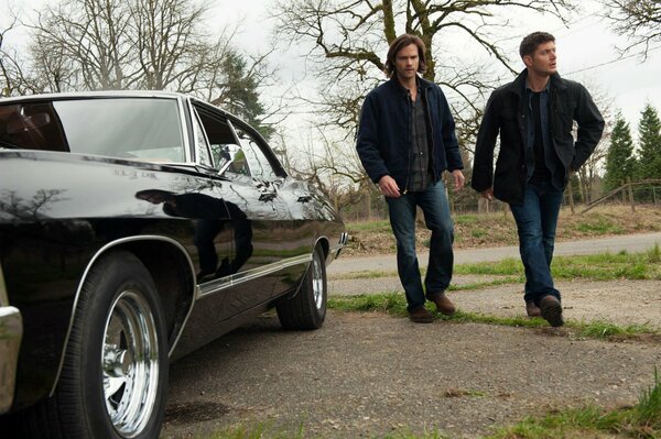 Los hermanos Winchester de la serie Supernatural 