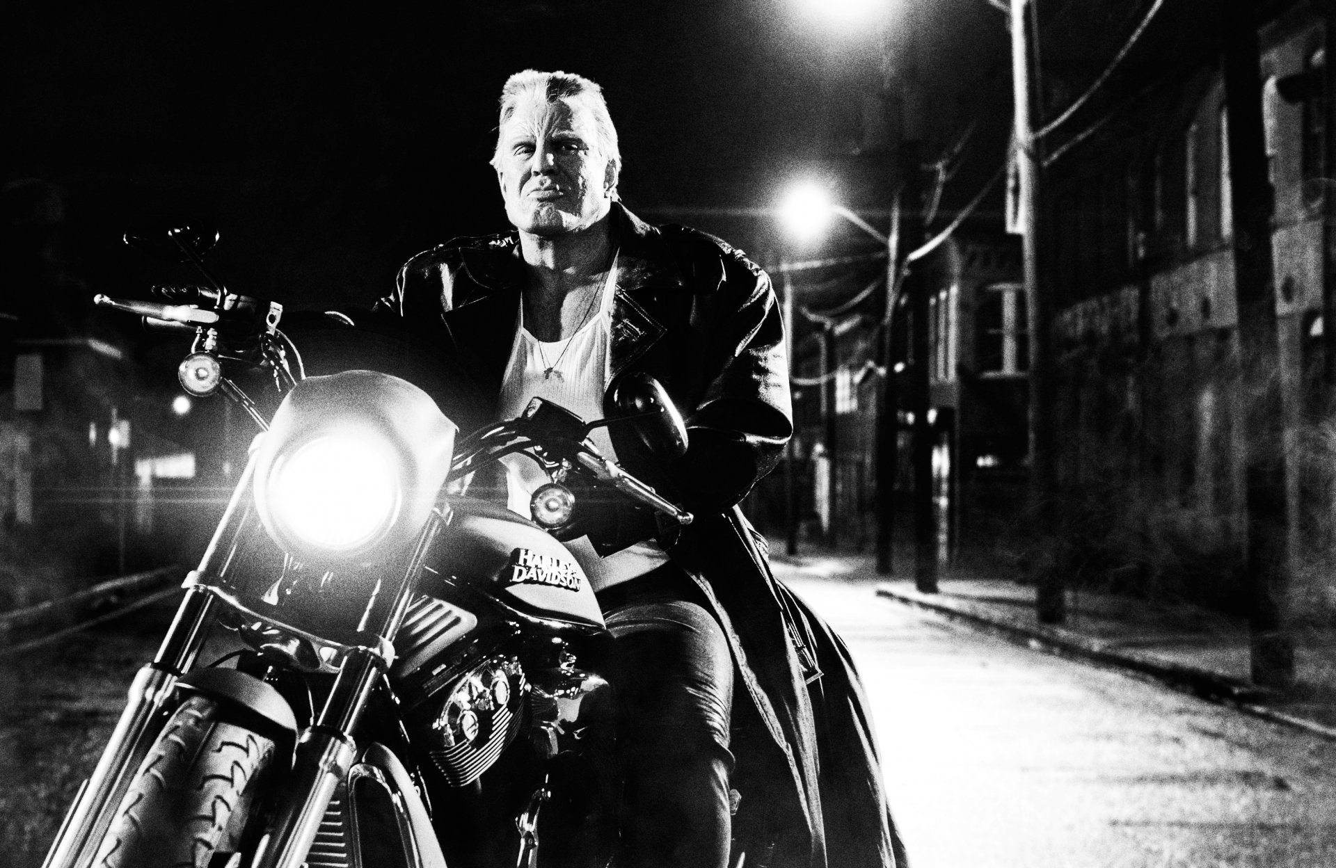 sin city : a ladies to kill for the woman to kill mickey rourke marv