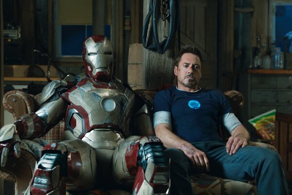 Robert Downey Jr. avec le robot