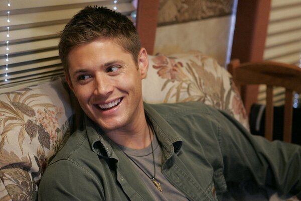 Dean Winchester sonríe lindo