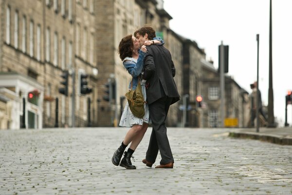 Sweet kiss of Jim Sturgess and Anne Hathaway