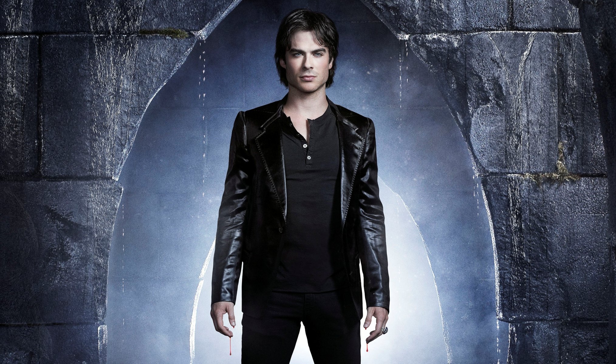 vampire diaries staffel 4 tv-serie damon salvatore damon salvatore schauspieler ian somerhalder ian somerhalder wände jacke blut