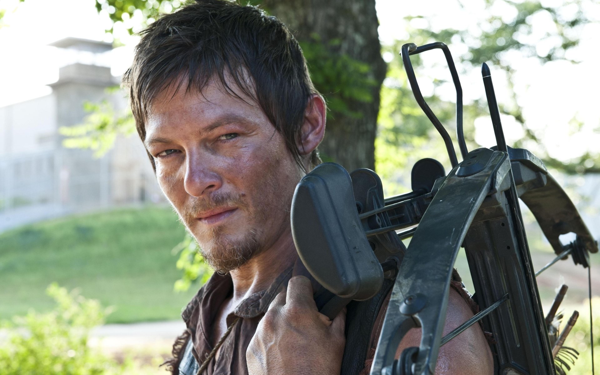 the walking dead the walking dead serie de televisión zombies daryl dixon norman reedus ballesta prisión fondo