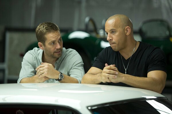 Paul Walker und Vin Diesel Tapeten aus dem Film. Fast and Furious 6 Wallpaper mit Schauspielern