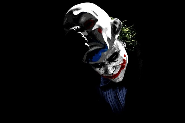 Le joker change son masque