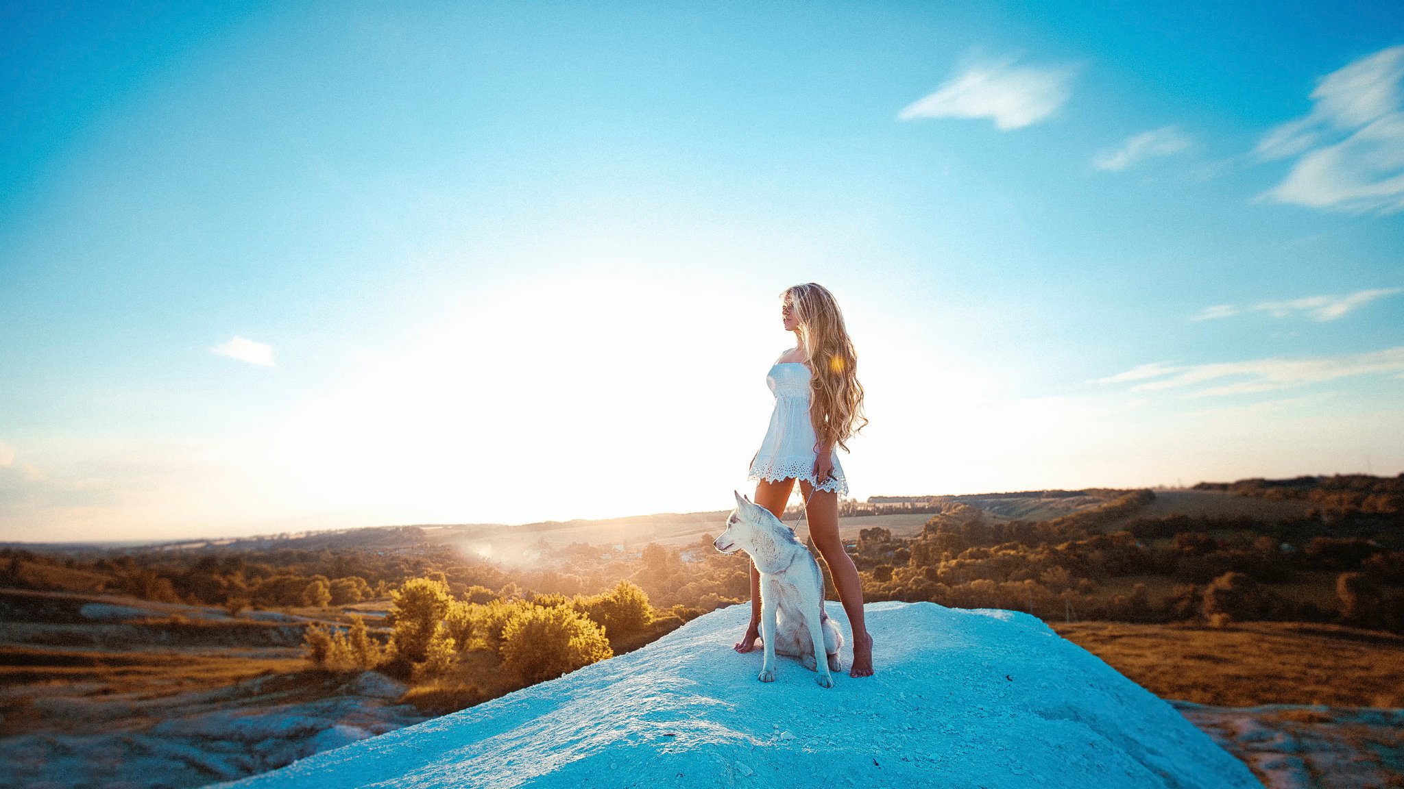 haski chien fille paysage