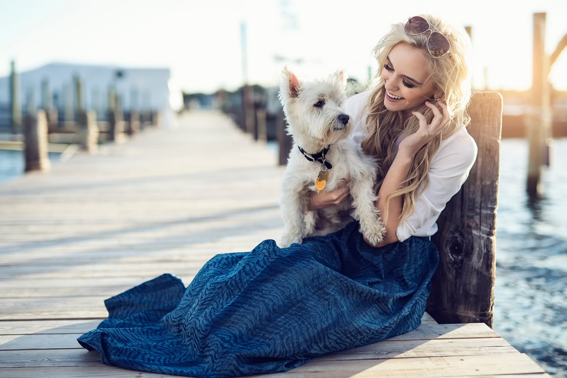 amici ragazza cane