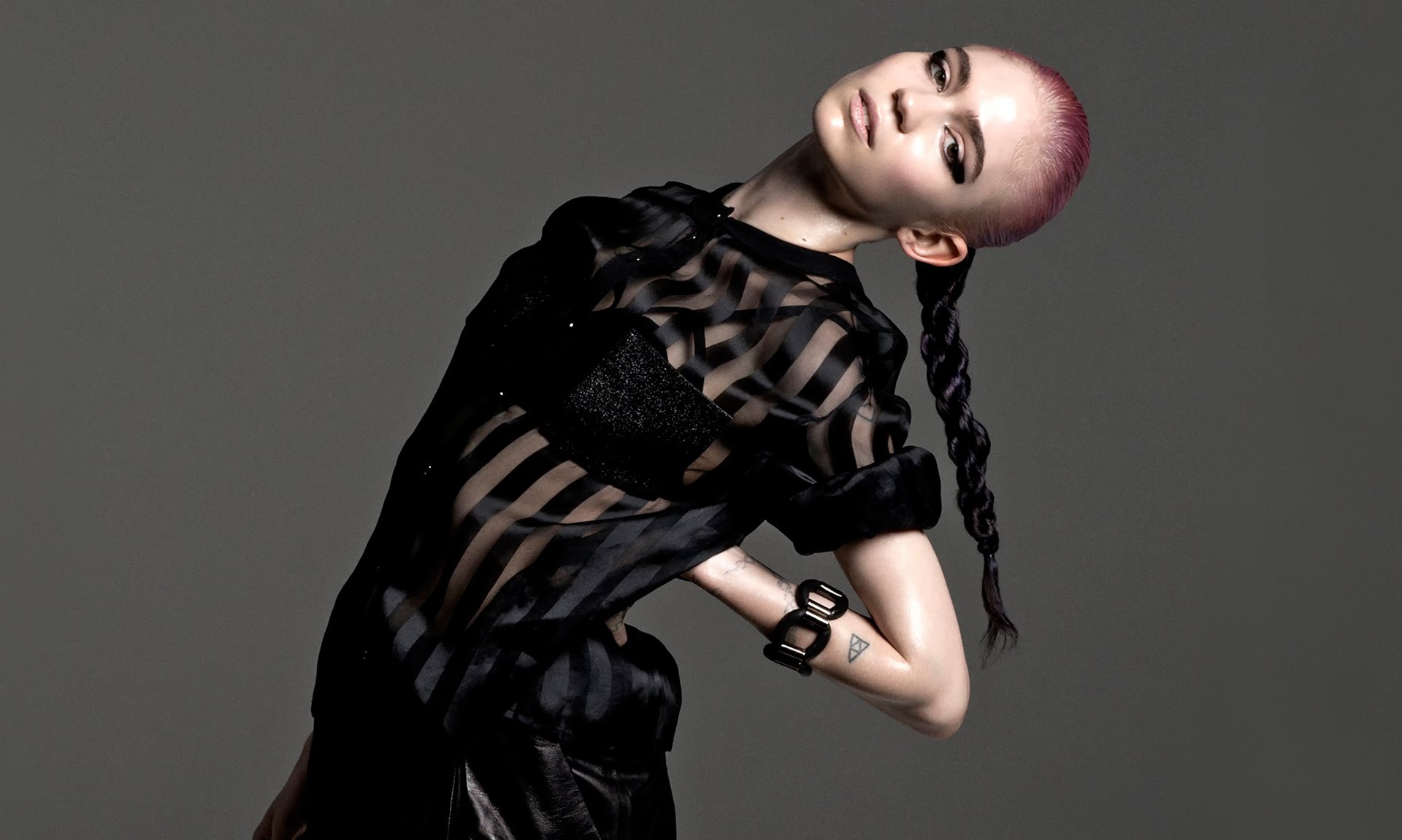 grimes chanteuse musicienne canadienne the guardian