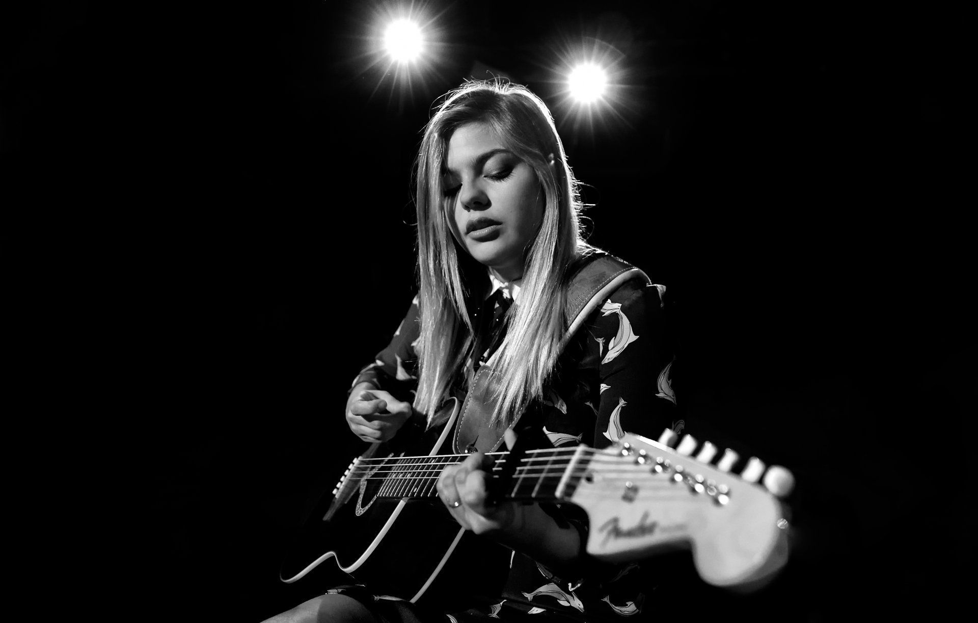 louane emera cantante guitarra francia