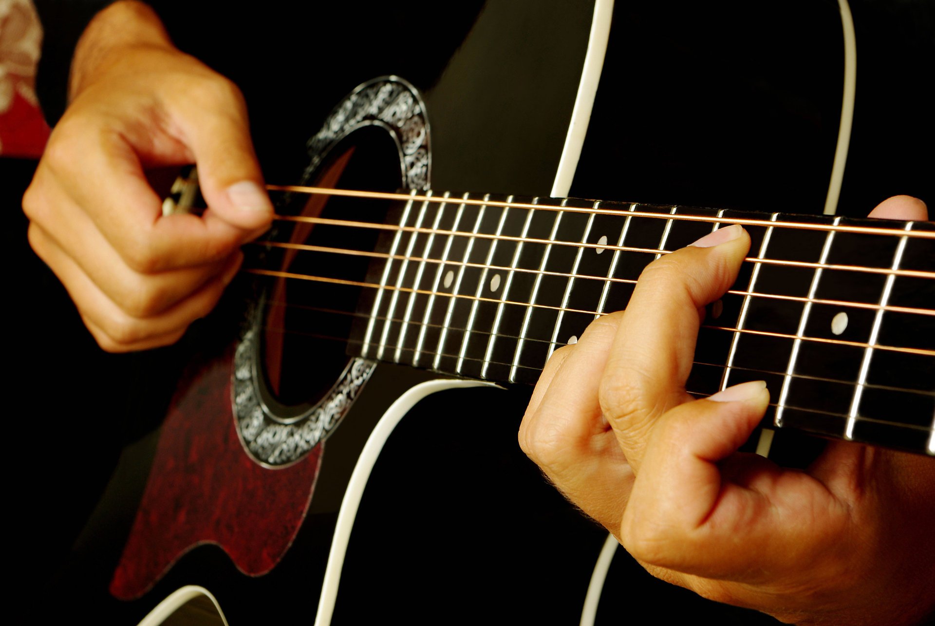 musical instrument klassisch gitarre klassische gitarre stimmzettel griffbrett sechssaitig saiten bünde musiker spielt lebendig ton akustik musik unschärfe bokeh tapete