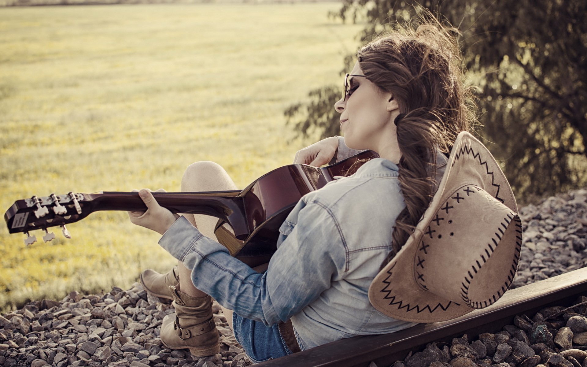 ragazza chitarra musica