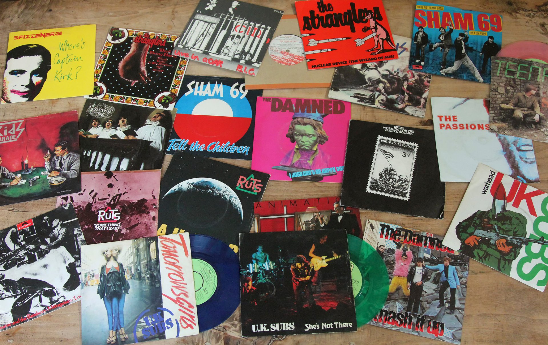 collection punk disques vinyles rétro