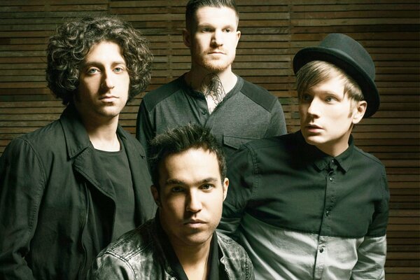 Musiker joe, andrew, patrick, peter von der Band fall out boy