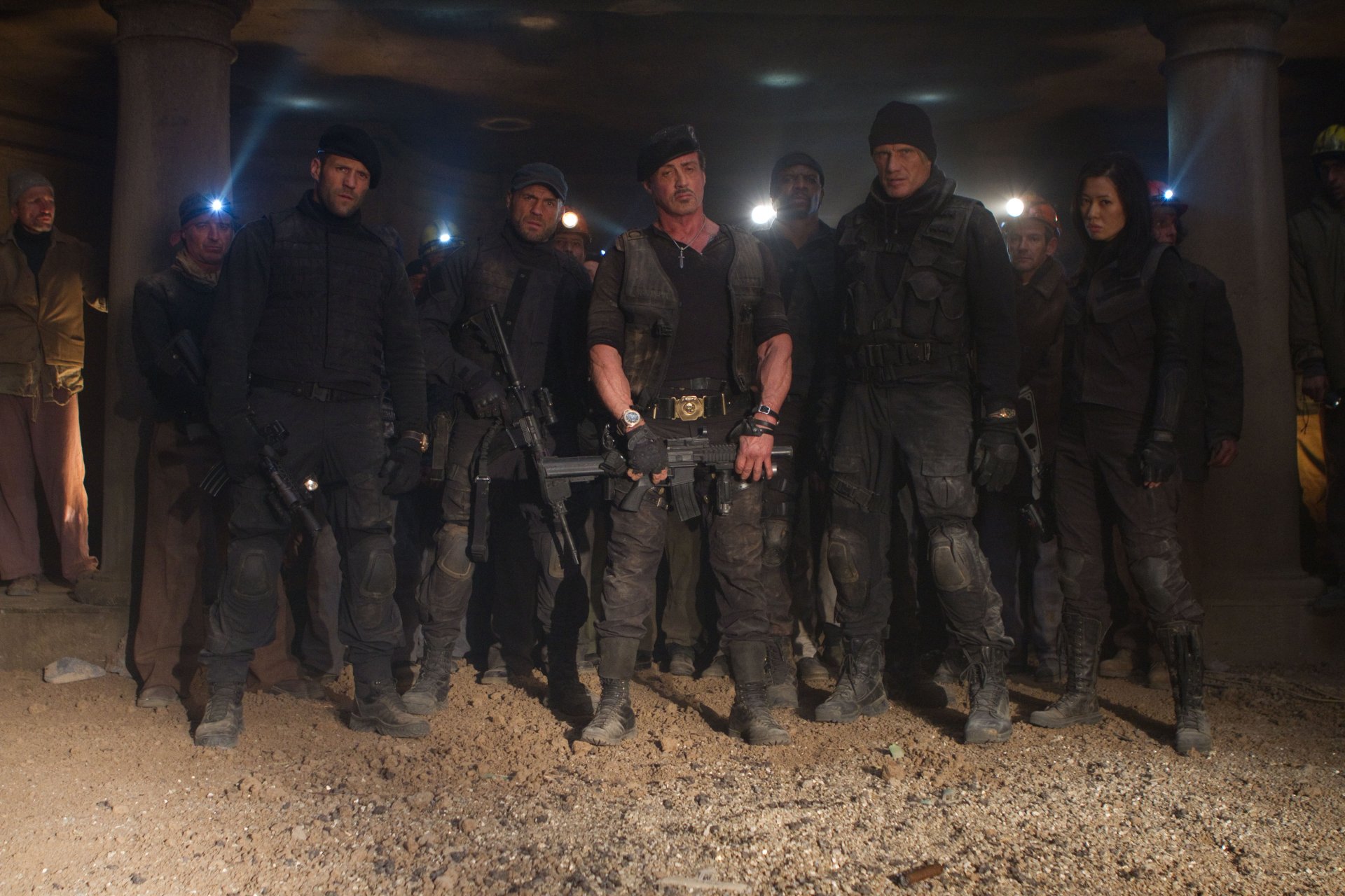 expendables 2 sylvester stallone barney ross jason statham jason statham lee christmas dolph lundgren gunnar jensen terry crews hale caesar randy couture route à péage nan yu nan yu