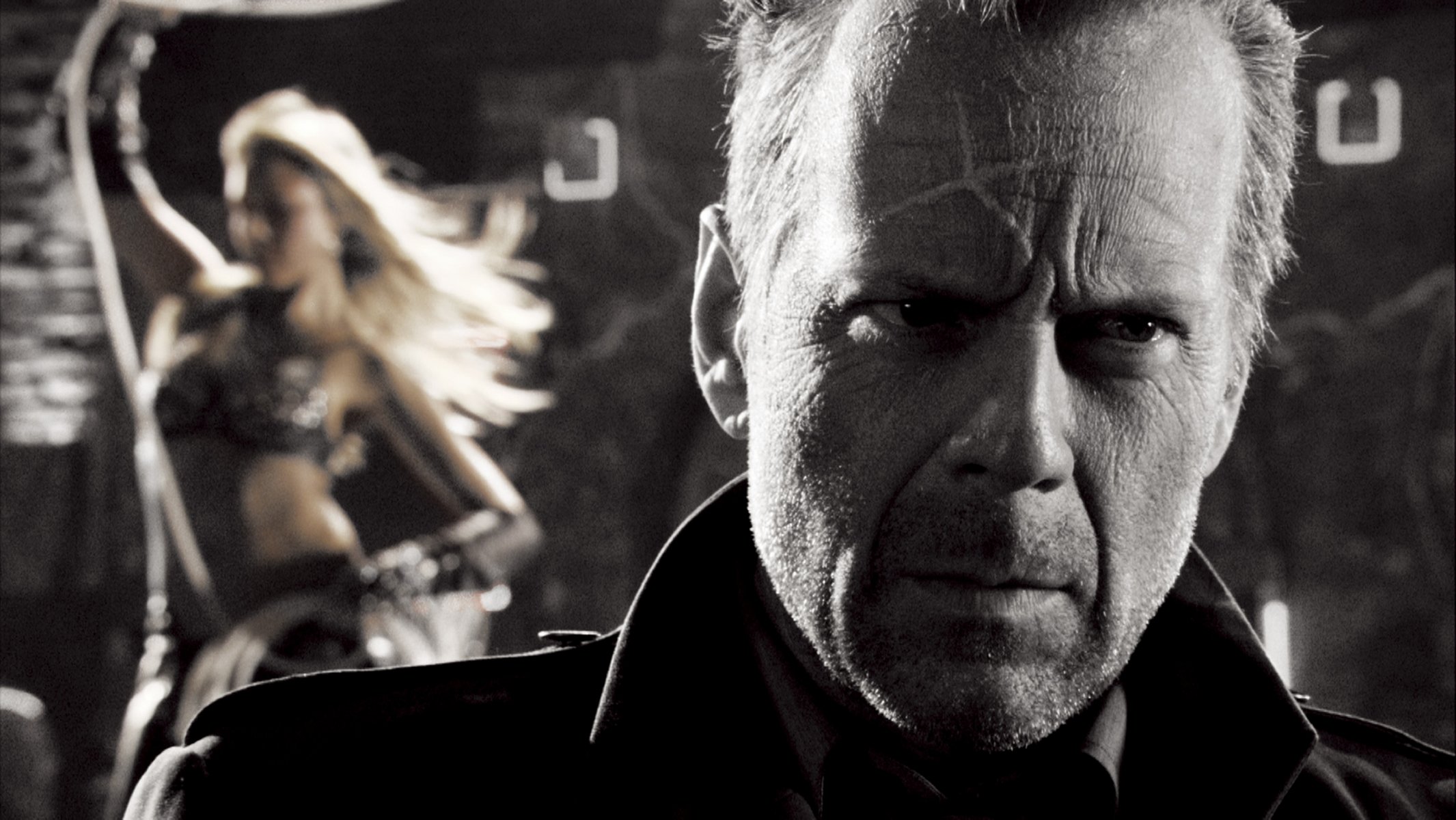 sin city bar bruce willis jessica alba