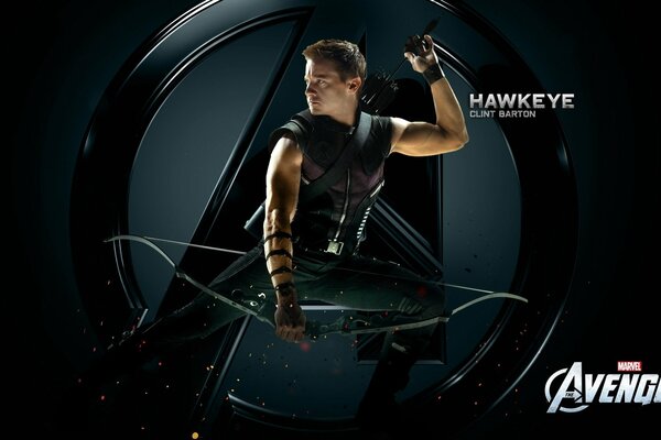 Los Vengadores Hawkeye sostiene un arco en sus manos