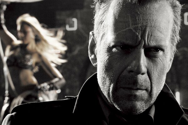 Bruce Willis y Jessica Alba en la película sin City