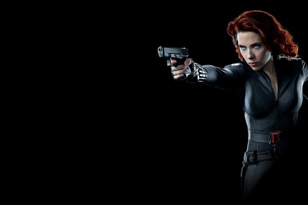 Natasha romanoff ist die schwarze witwe der avengers