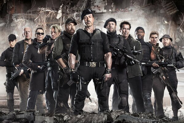 Filmplakat The Expendables mit Stallone im Vordergrund