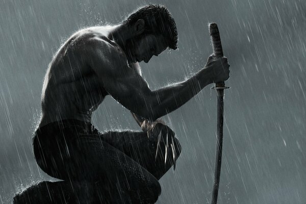 Wolverine mit Schwert im Regen