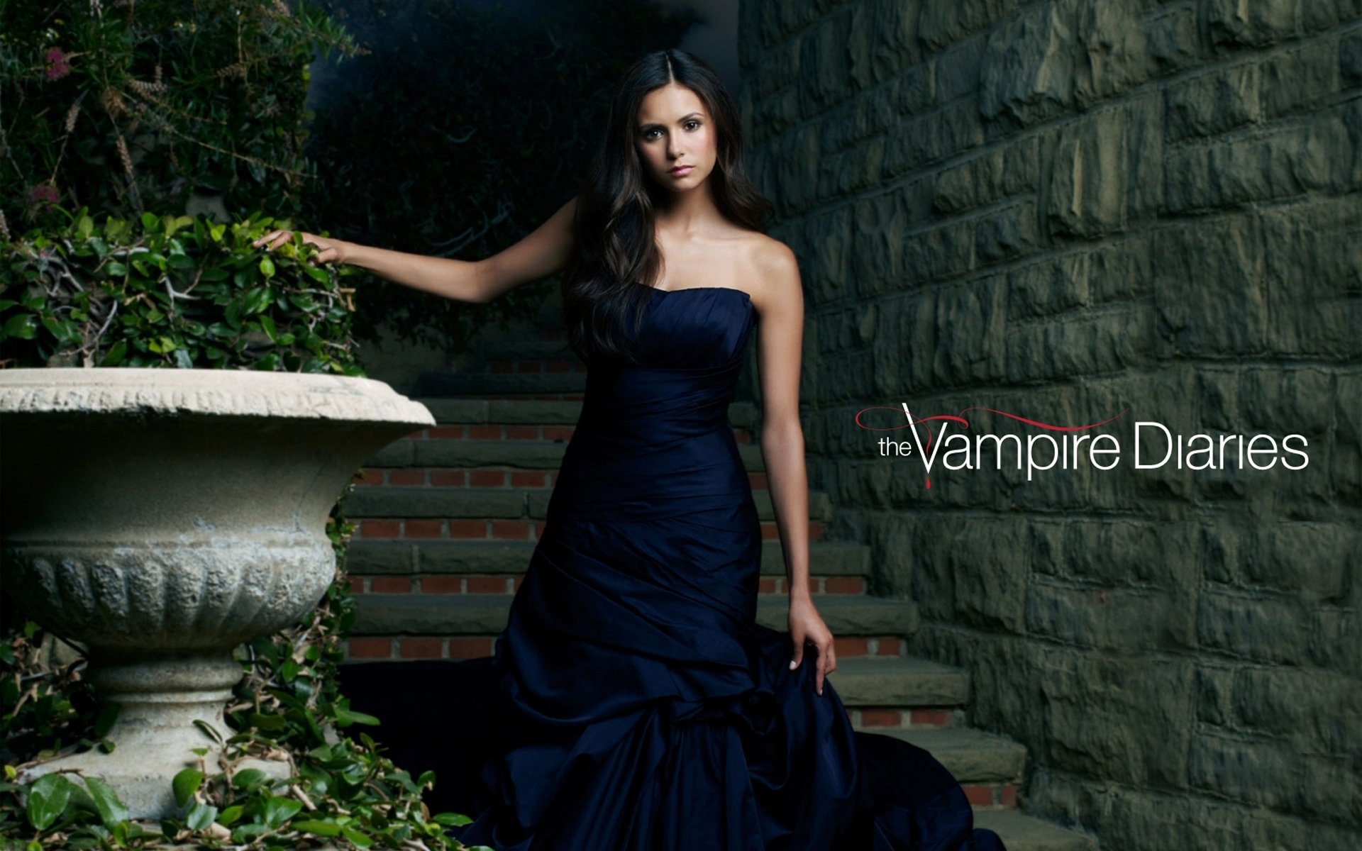 nina dobrev the vampire diaries actre