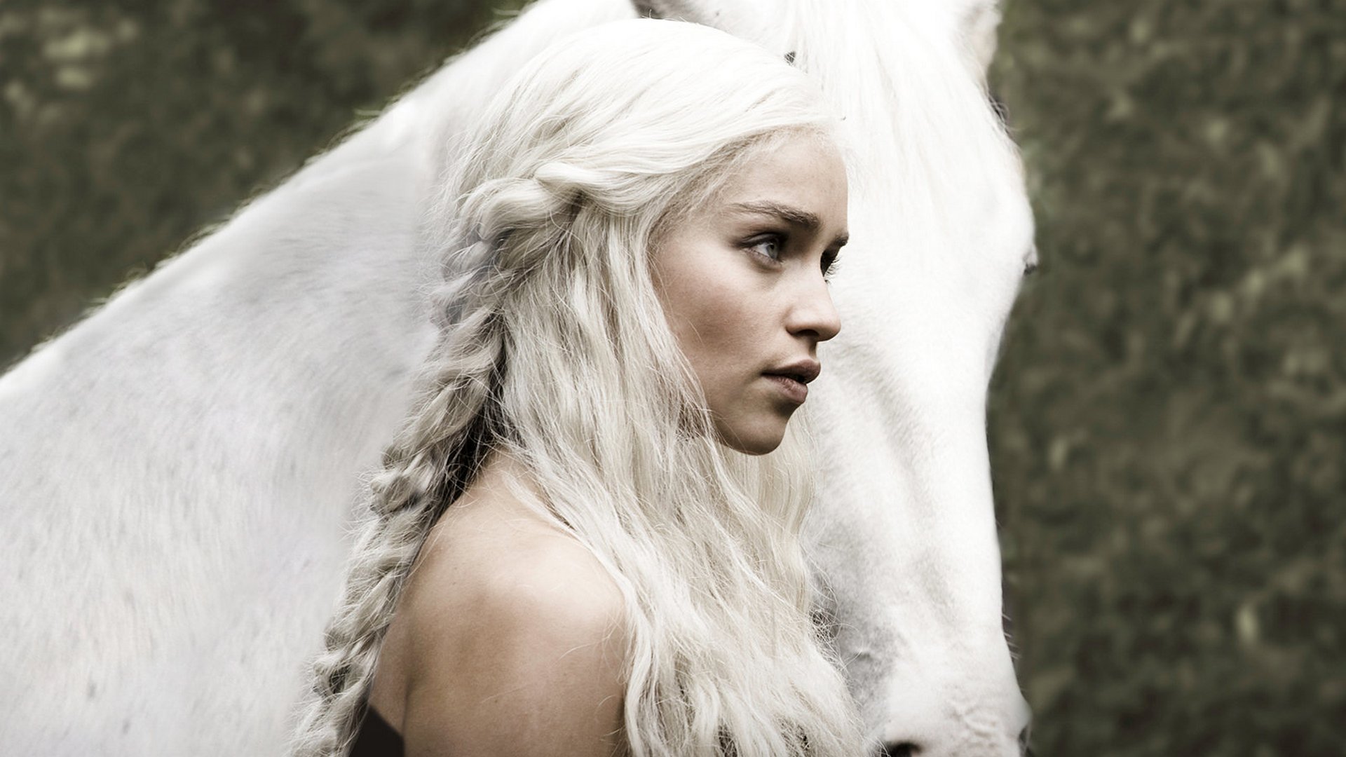 game of thrones daenerys targaryen khalis emilia clarke girl horse hair actre