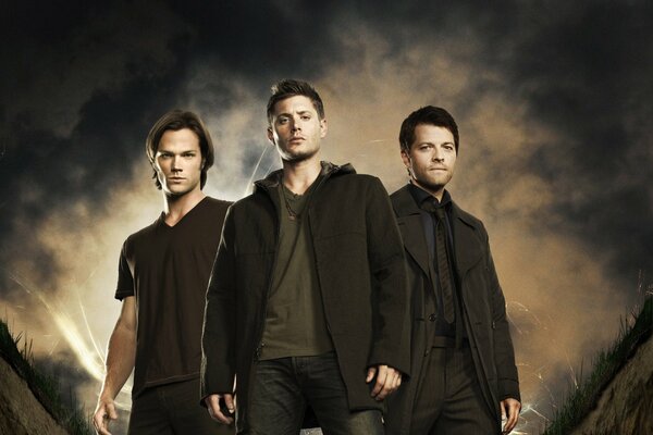 Tres personajes de la serie Supernatural