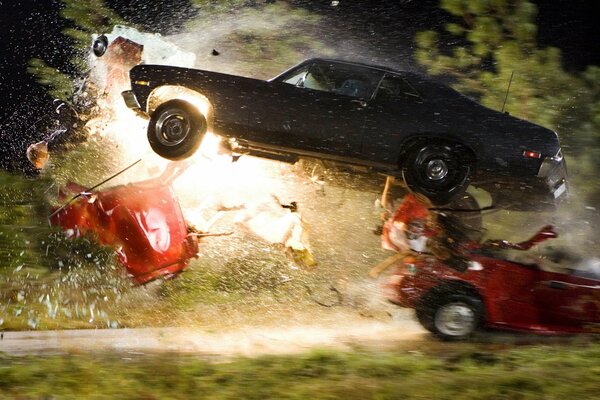 Ein Bild aus Quentin Tarantinos Film Der Beweis des Todes , explodierende Autos