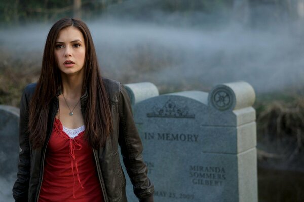 Fotograma de la serie the Vampire Diaries con Nina Dobrev