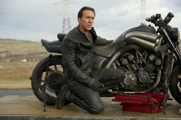 Nicholas Cage mit einem Ghost Rider Bike