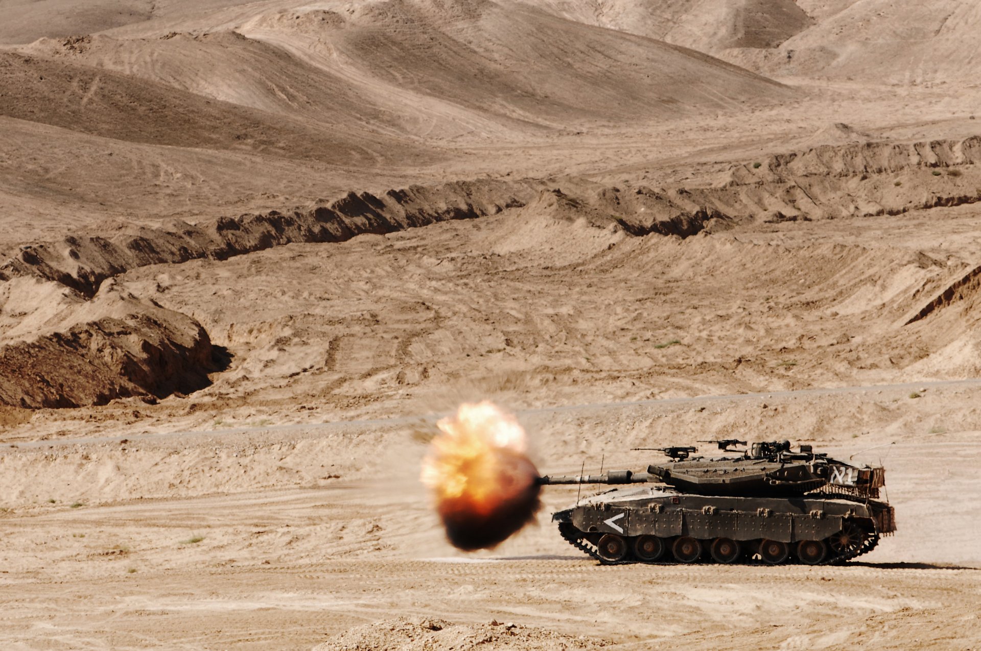 merkava principal combat char israël feu