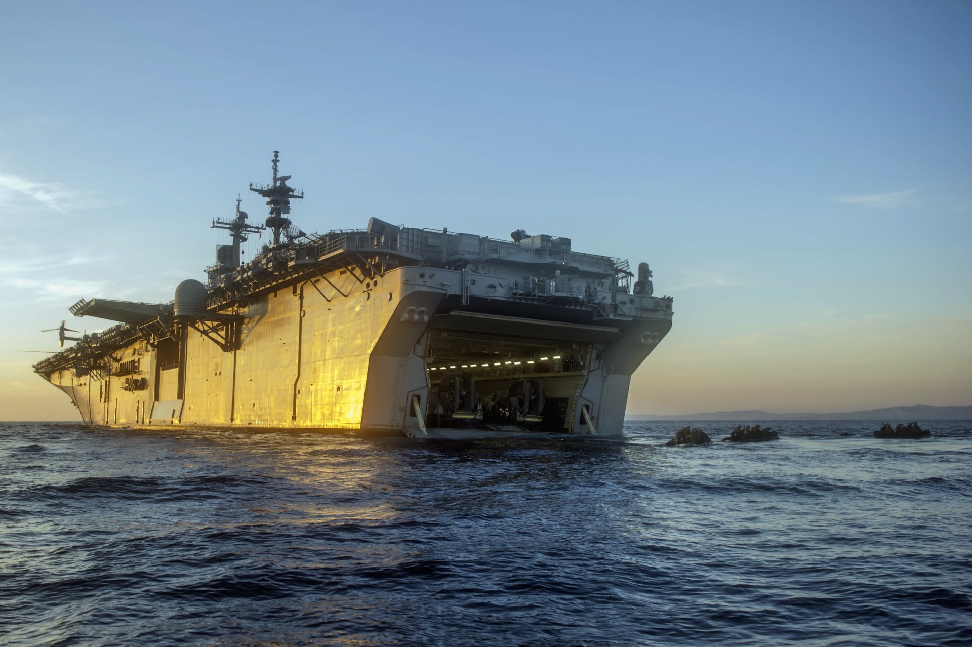 uss essexbamphibious assault ship landing weapon the army