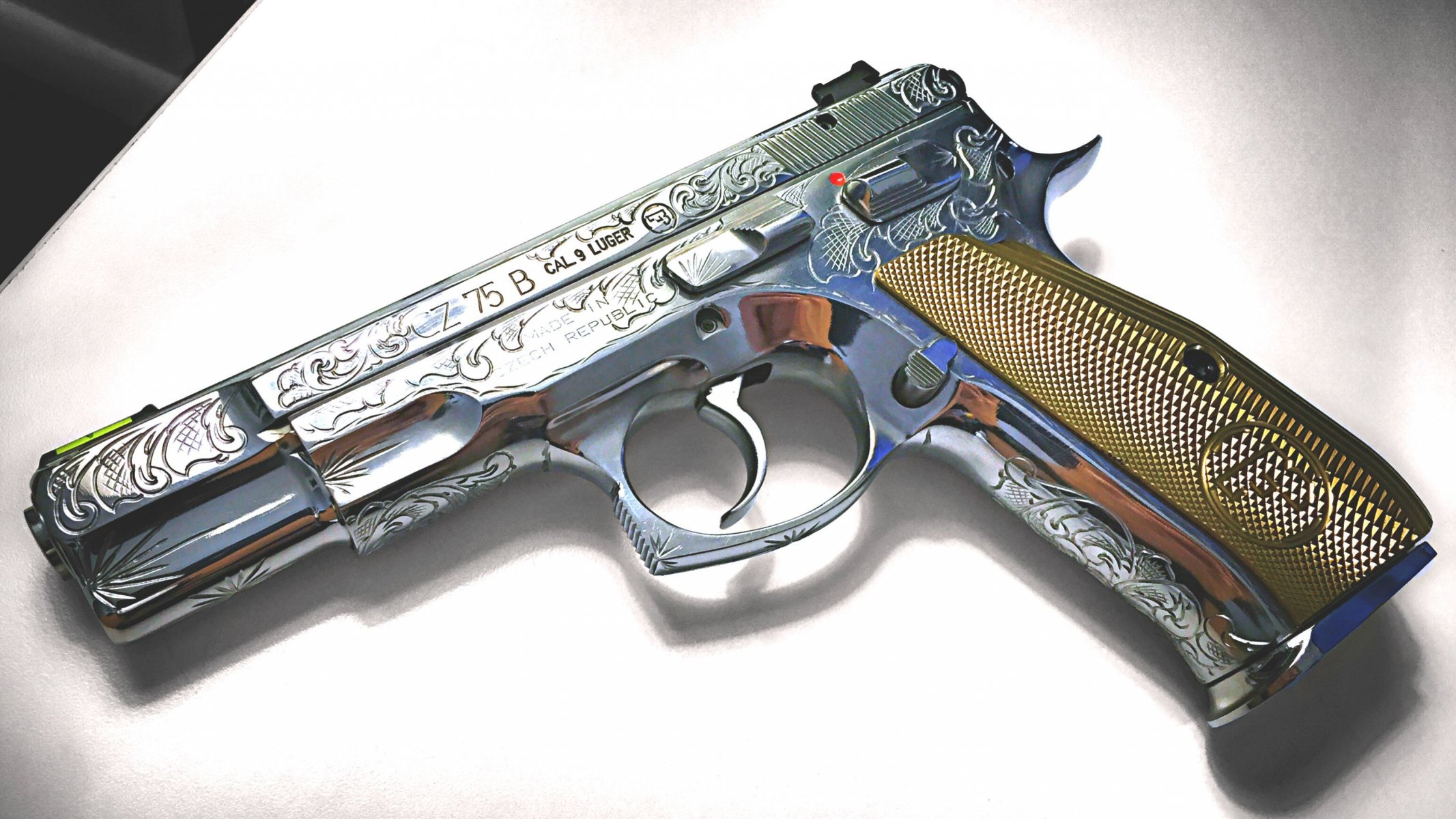 cz-75b auto-charge pistolet arme